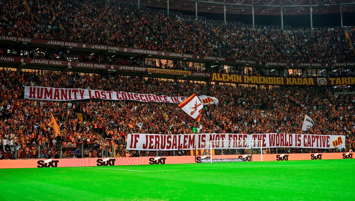 Galatasaray taraftarından Filistin için anlamlı pankart Galatasaray taraftarından Filistin için anlamlı pankart