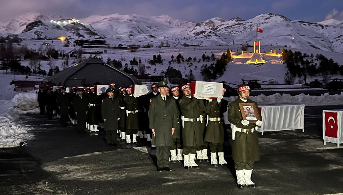 Pençe-Kilit şehitleri, Hakkari'deki törenin ardından memleketlerine uğurlandı