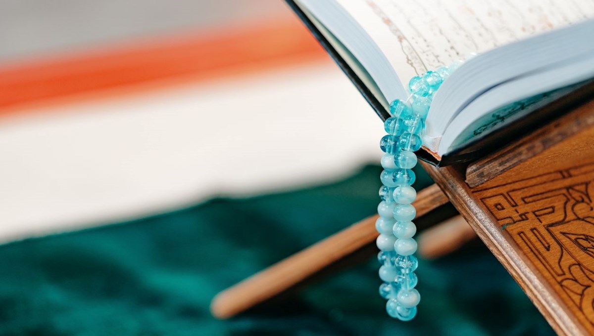 YATSI NAMAZI NASIL KILINIR? Yatsı Namazı toplam kaç rekattır? Yatsı Namazı farzı ve sünneti kaç rekat?