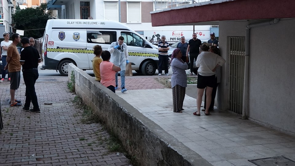 Eşinin döverek ağır yaraladığı kadın hastane yolunda hayatını kaybetti - 1