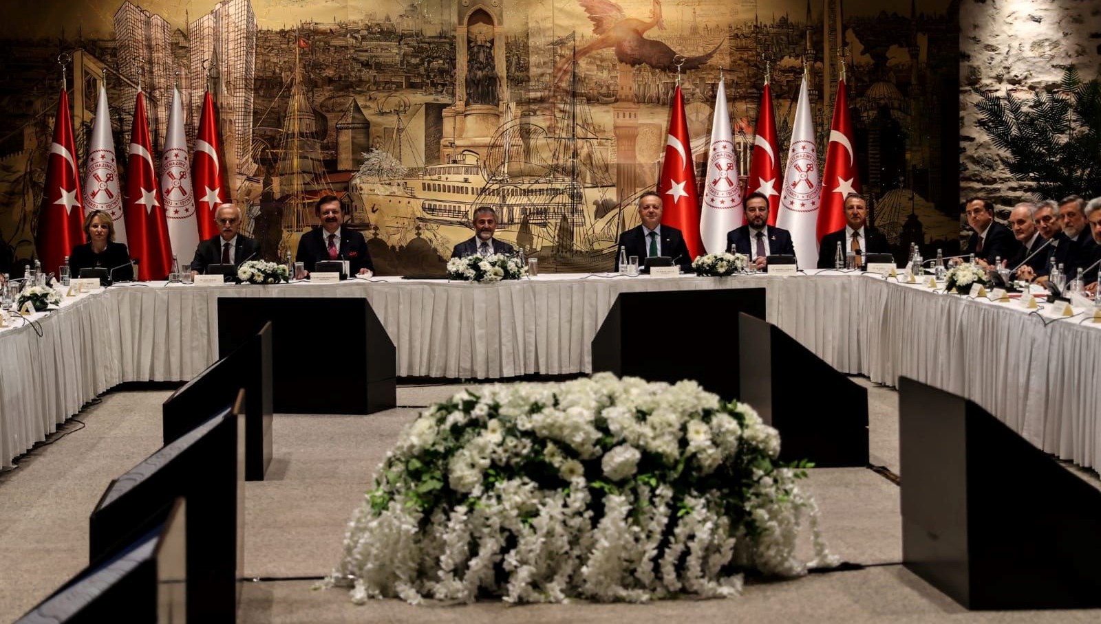 Bakan Nureddin Nebati iş dünyası temsilcileriyle buluştu