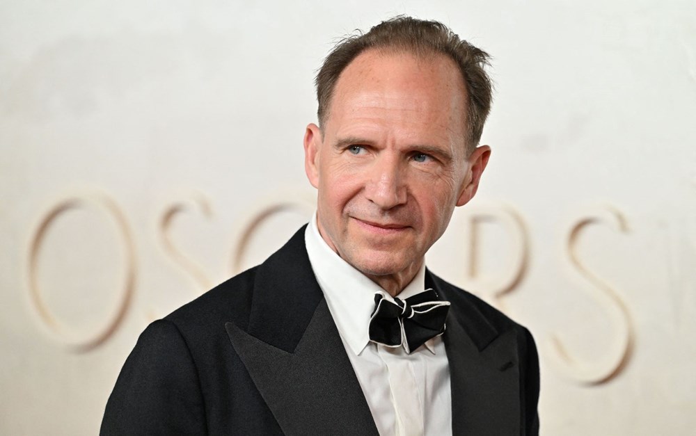 62 yaşındaki aktörün inanılmaz değişimi | Ralph Fiennes bambaşka biri oldu - 1
