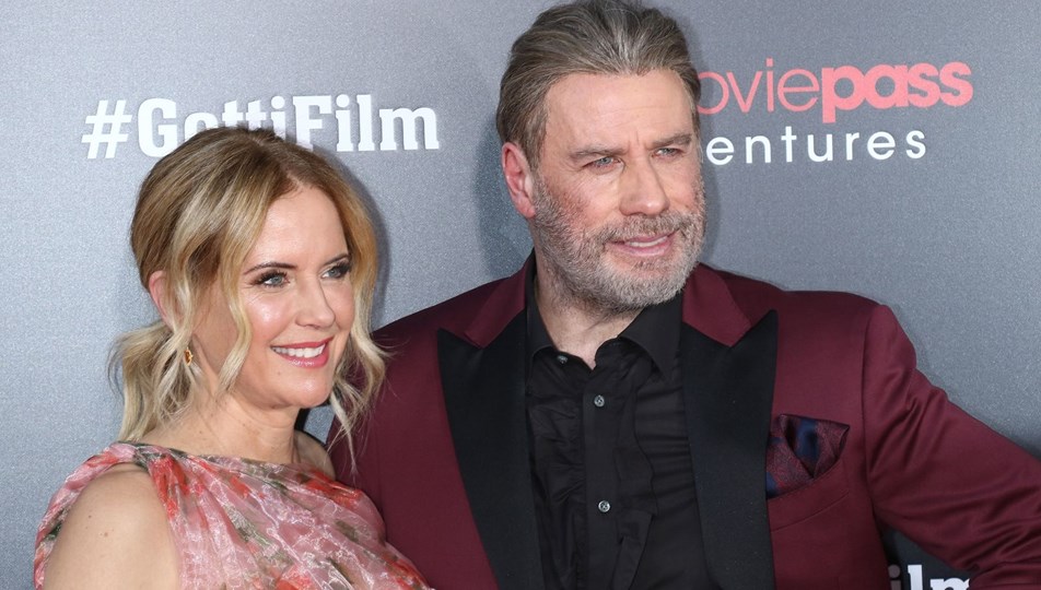 John Travolta'nin eşi Kelly Preston meme kanserinden hayatını kaybetti