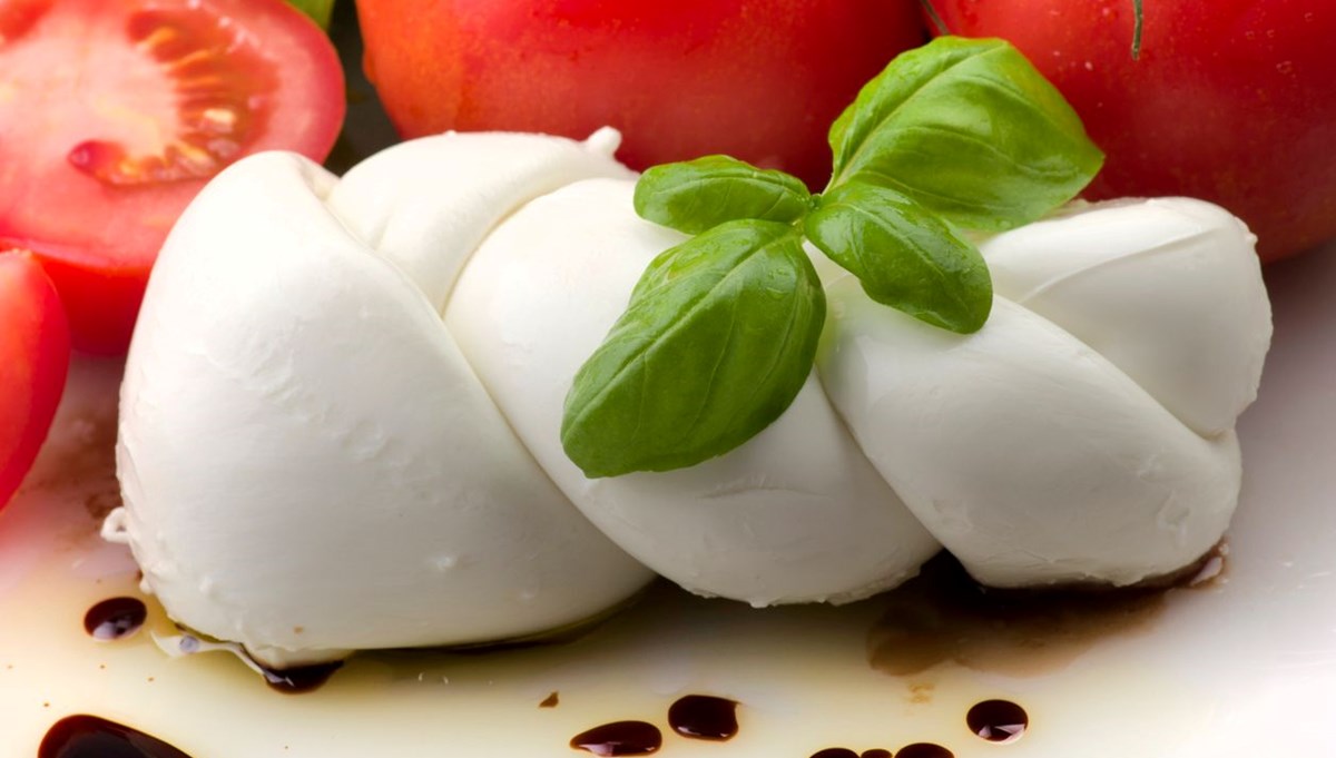 Markette kilosu 800 lira: Sütün içine 1 kaşık ekleyince evde bedava yapılıyor