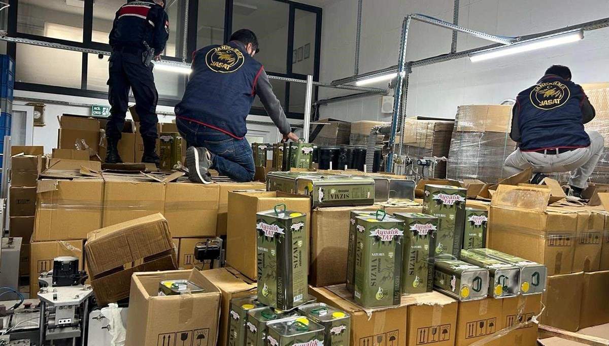 Yalova’da 33 bin litre sahte zeytinyağı ele geçirildi Yalova’da 33 bin litre sahte zeytinyağı ele geçirildi