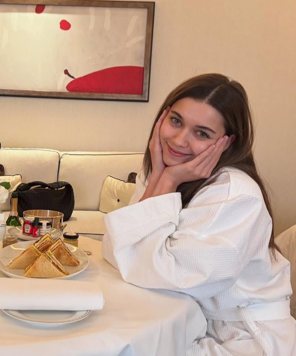 Afra Saraçoğlu: Paris'ten Filtresiz Güzellik Manzaraları 76 5NML2DoQUyuOQYuI n8Uw