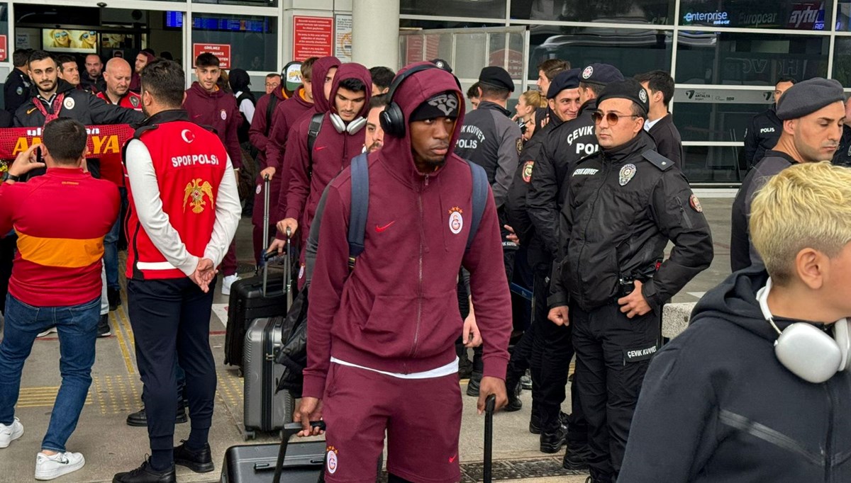 Galatasaray kamp için Antalya'ya geldi Galatasaray kamp için Antalya'ya geldi