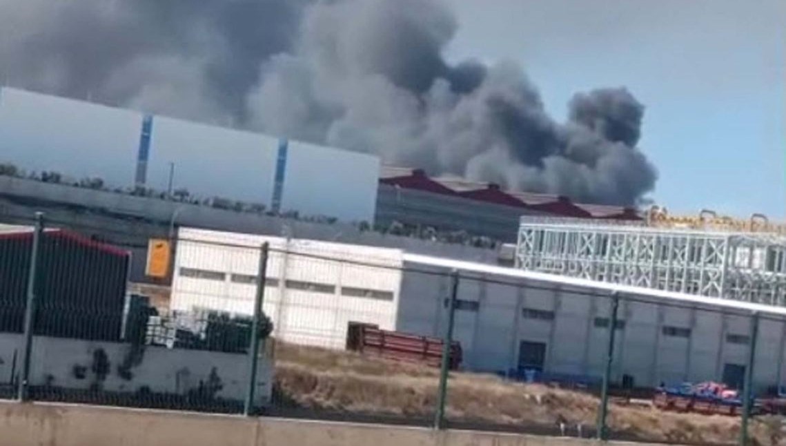 İzmir'de fabrika yangını