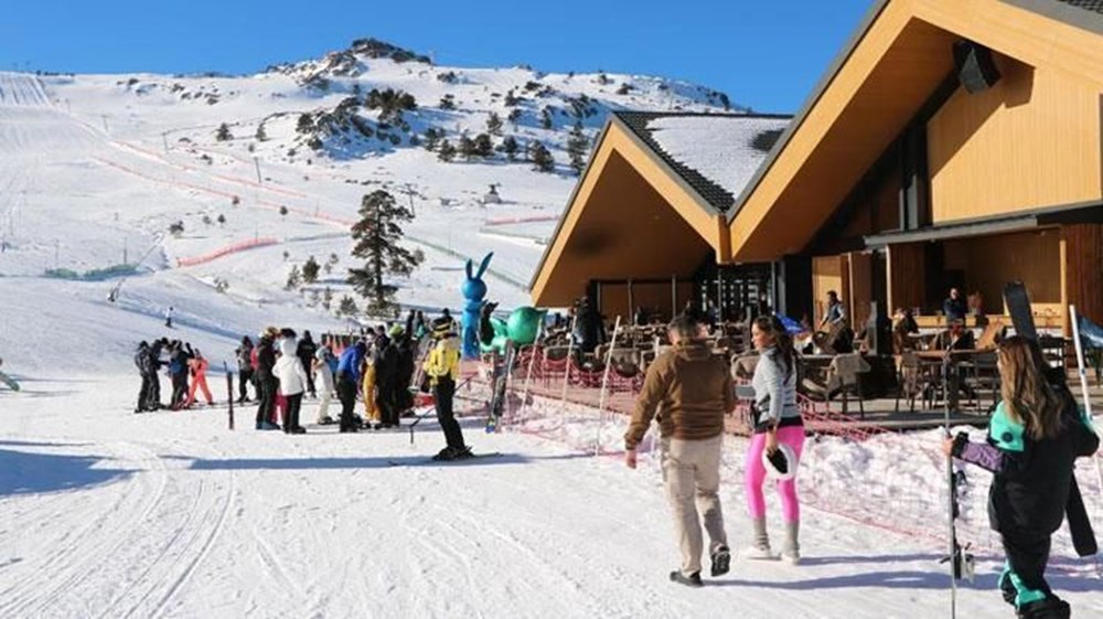 Bolu'da oteller doldu, fiyatlar 20 bin liraya dayandı - 1