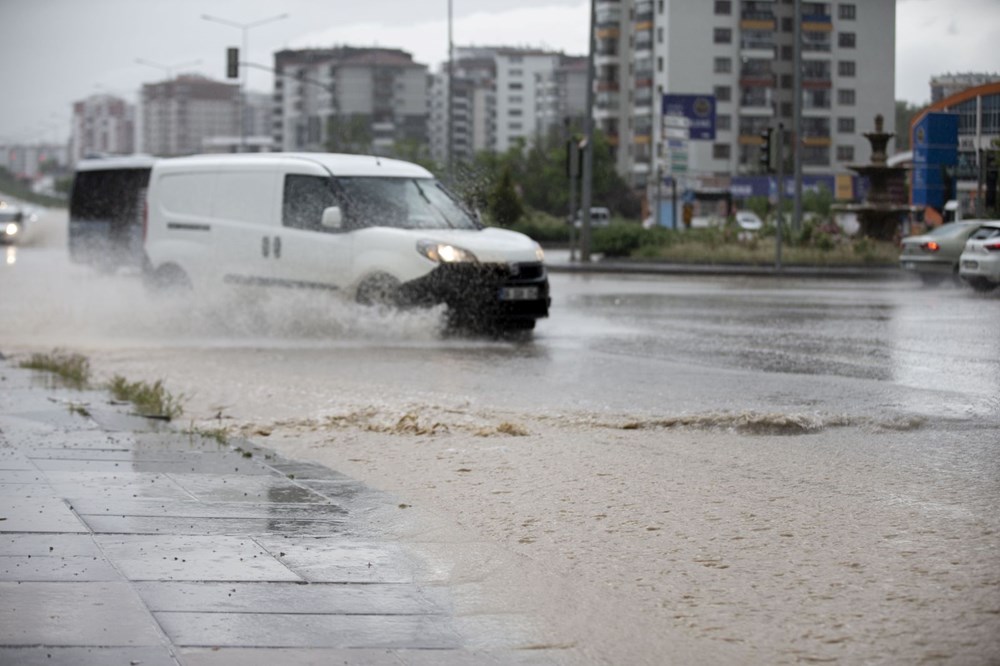 Ankara'da sağanak ve dolu etkili oldu - 3