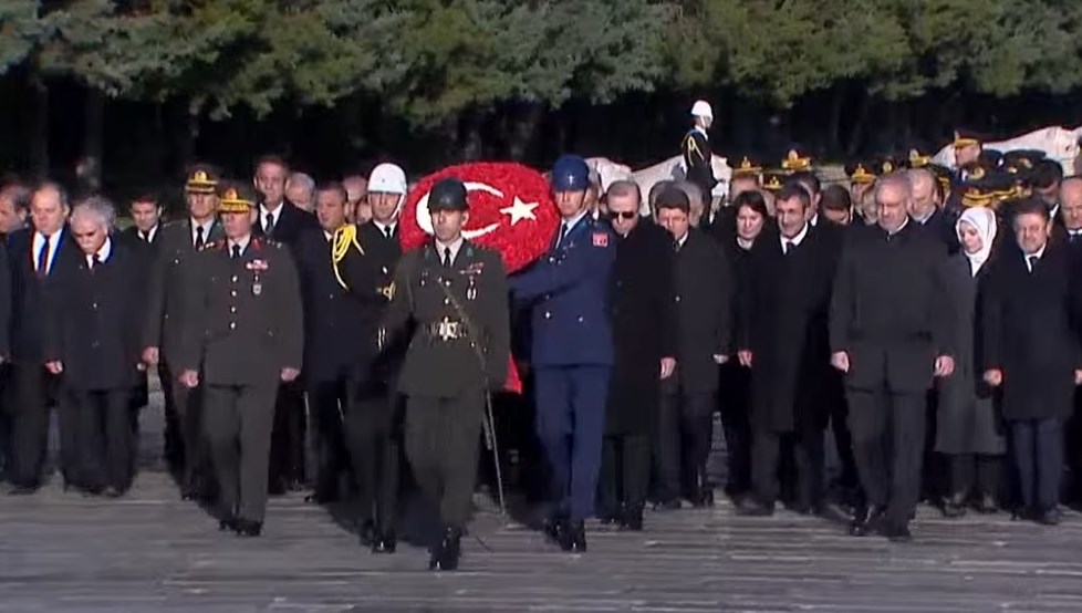 Devlet erkanı Ata'nın huzurunda | Cumhurbaşkanı Erdoğan: Barışın, huzurun hakim olduğu Türkiye’yi inşa edene kadar durmadan yürüyeceğiz