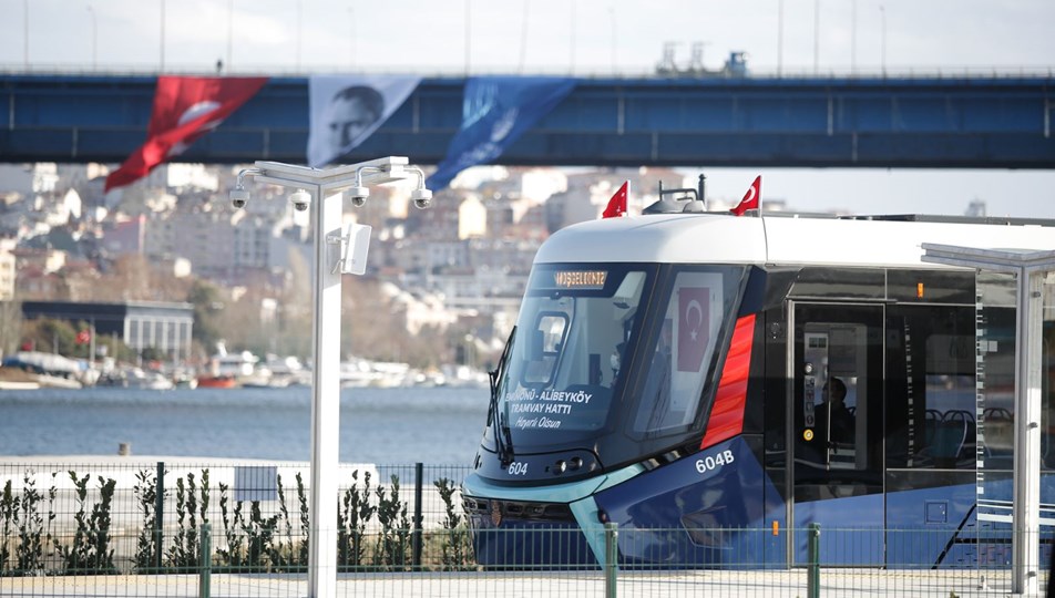 Eminönü-Alibeyköy Tramvay Hattı'nın ilk kısmı açıldı