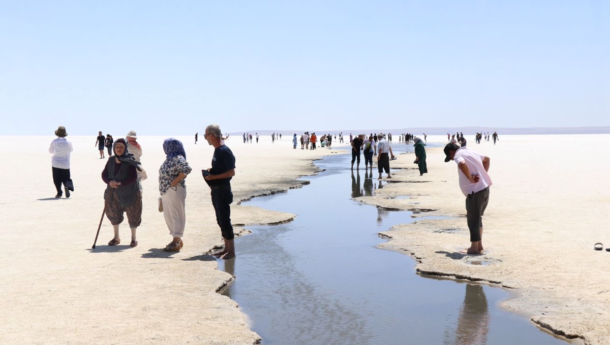 Tuz Gölü'nde yürüme turizmi sahilleri aratmıyor Tuz Gölü'nde yürüme turizmi sahilleri aratmıyor