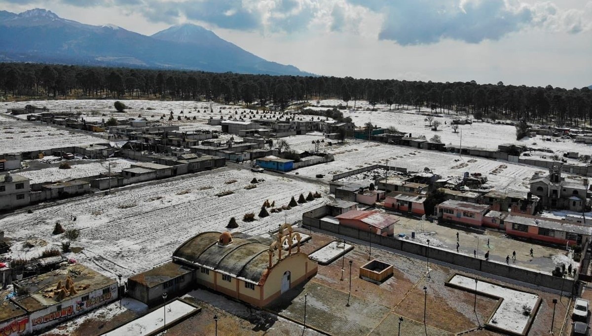 Meksika'nın Tlachichuca şehrine tarihte ilk kez kar yağdı
