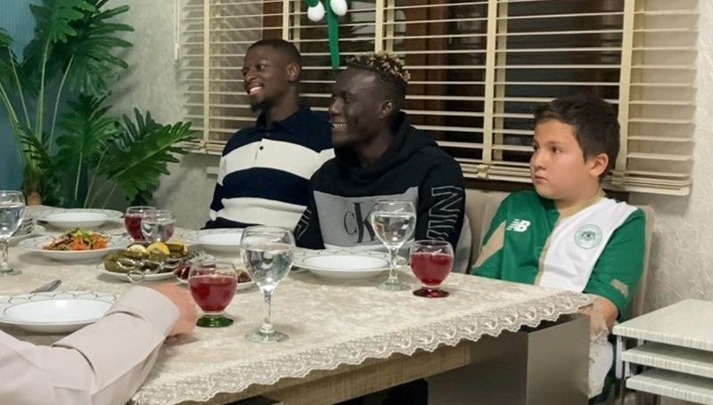Alassane Ndao ve Keyta, Konyalı aile ile birlikte oruç açtı