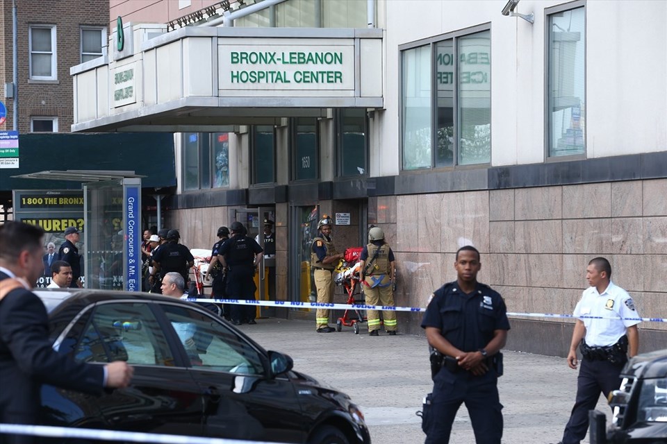 ABD'de hastanede silahlı saldırı: Yaralılar var - 2