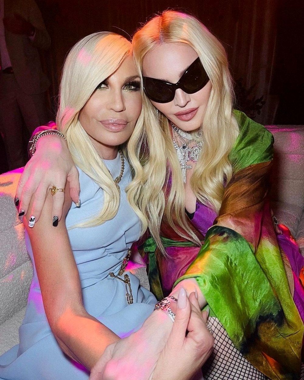 Britney Spears'ın Versace gelinliğine dair ayrıntılar: Yapımı 700 saatten fazla sürdü - 4