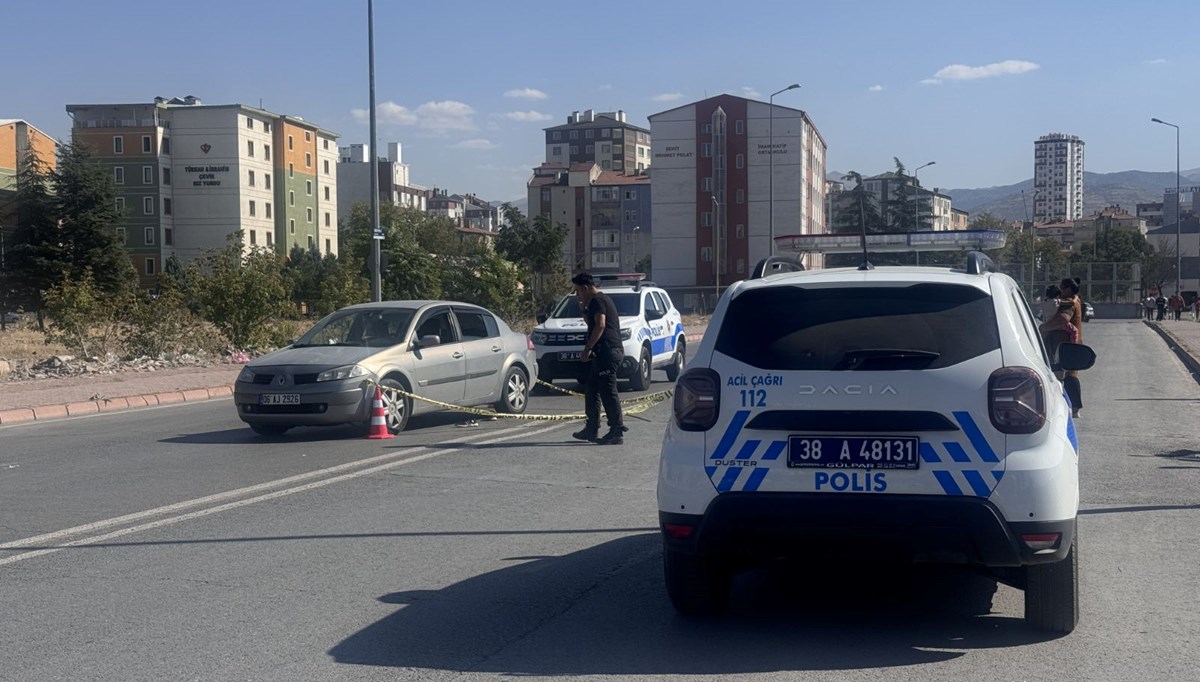 Küçük kızının yanında eski eşi tarafından vuruldu Küçük kızının yanında eski eşi tarafından vuruldu