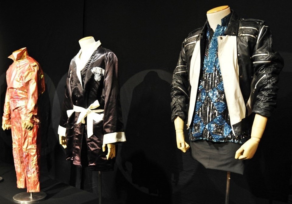 Michael Jackson’ın ikonik deri ceketi 306 bin dolara satıldı - 1