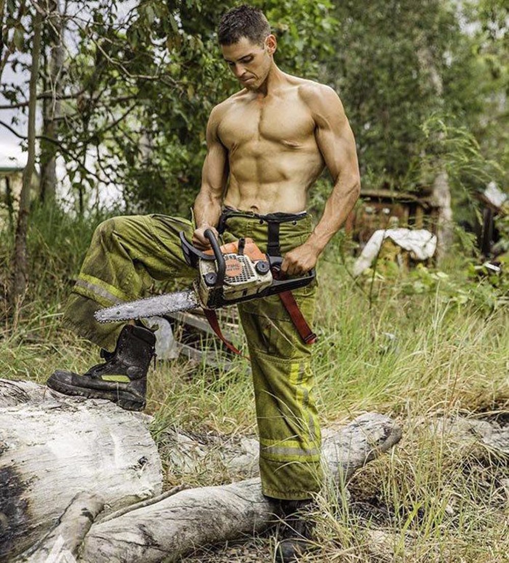 накаченный дед. активные мужские фото. активный парень современный. поцелуй парней. видео активных мужиков.