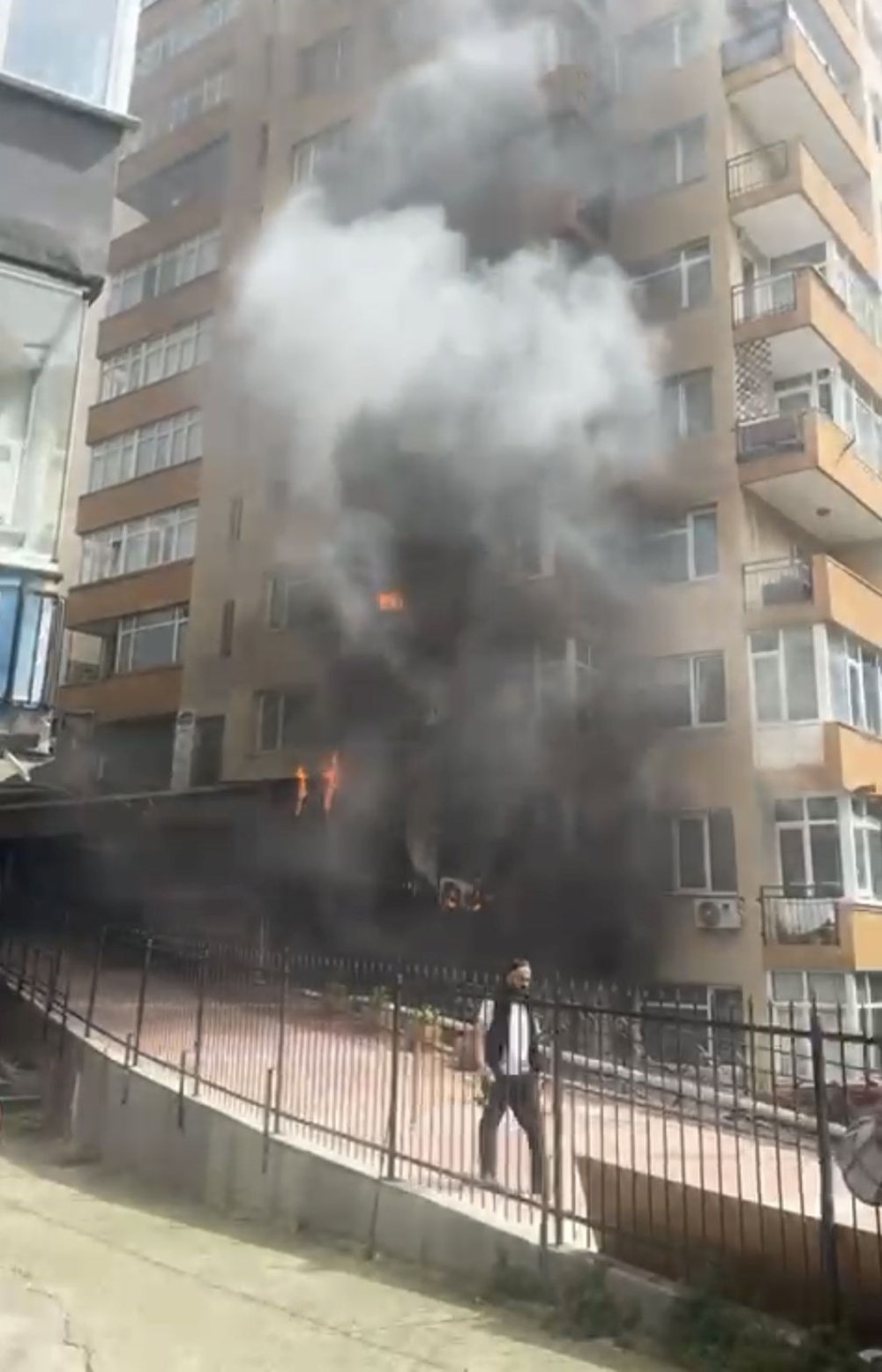 29 kişiye mezar olan gece kulübü yangınında ihmaller zinciri - 12