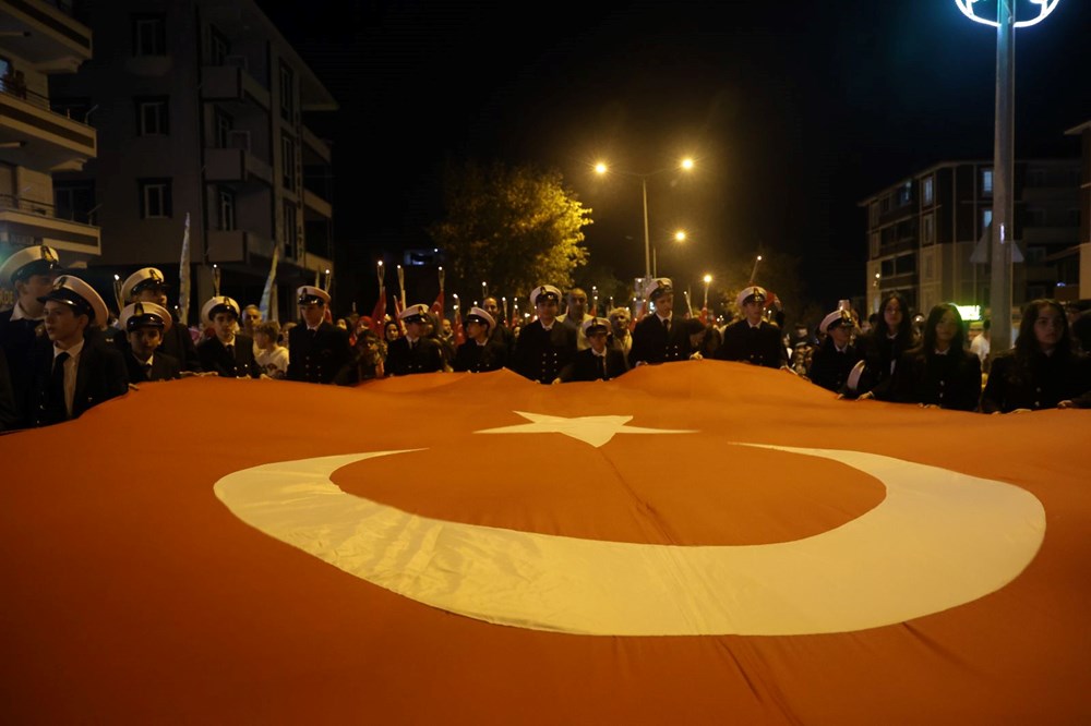 Cumhuriyet'in 100. yılı fener alayı yürüyüşleriyle kutlandı - 24