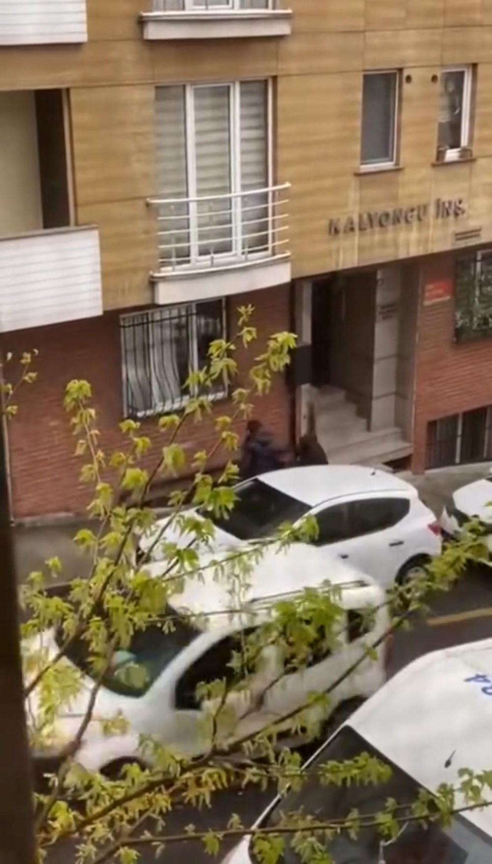 "Balkona neden izmarit attınız" dediler, kaldırım taşıyla komşuya saldırdılar 72 EBvpzXc U6mKyBdRjYOcw