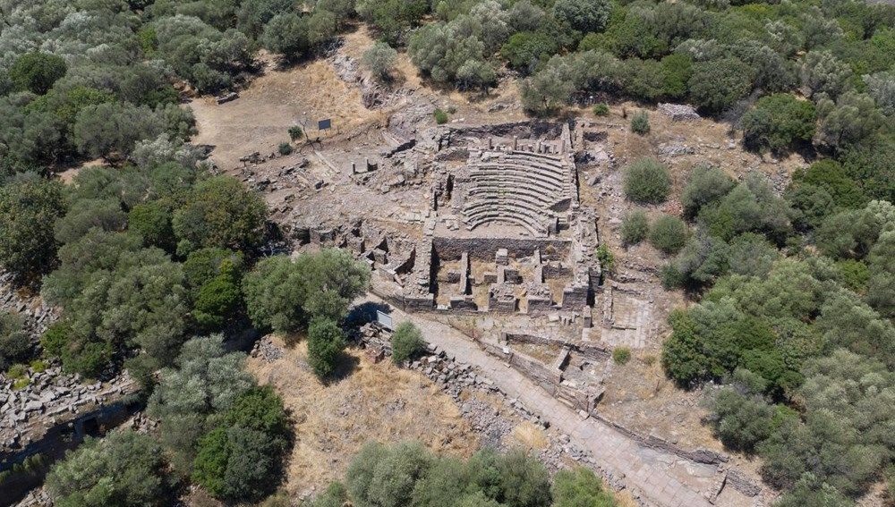 ABD’li arkeologlar Manisa’da bin 500 yıllık ev keşfetti NTV