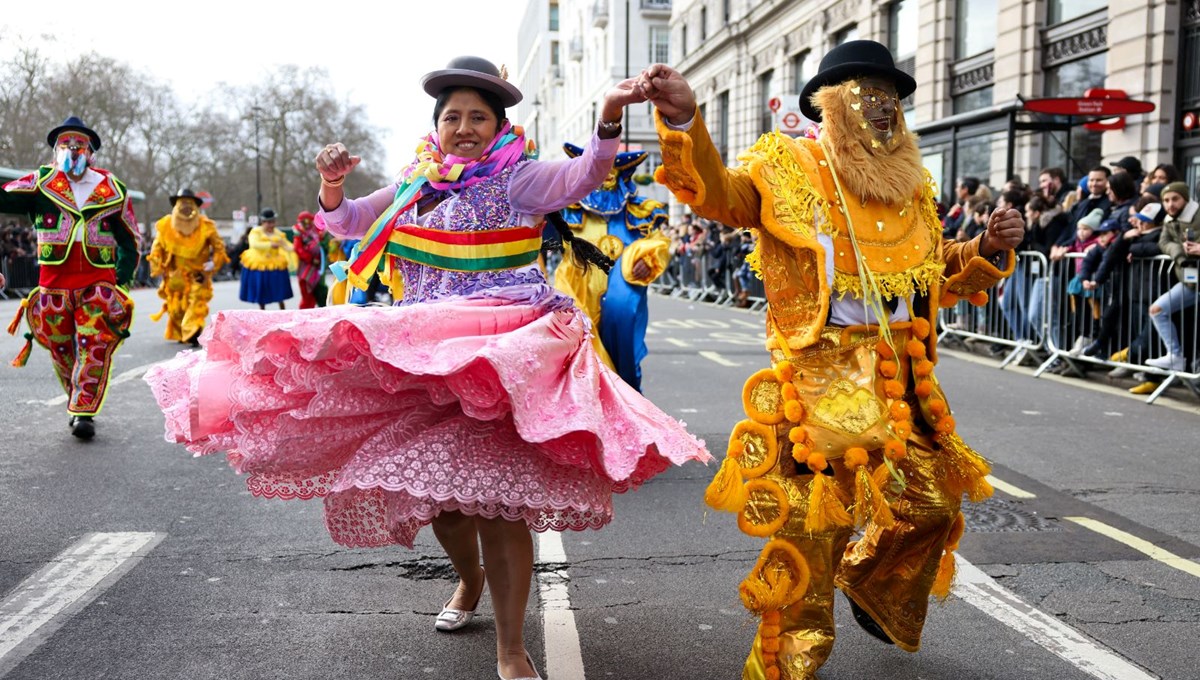 Londra'da geleneksel Yeni Yıl Geçit Töreni yapıldı