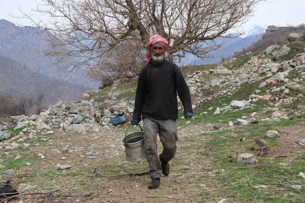 Van'da yarısı yıkılan okulda, tek başlarına yaşıyorlar - 10