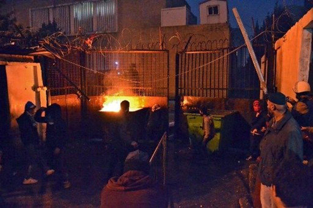 Lübnan'da protestolar şiddetleniyor: 226 yaralı - 9