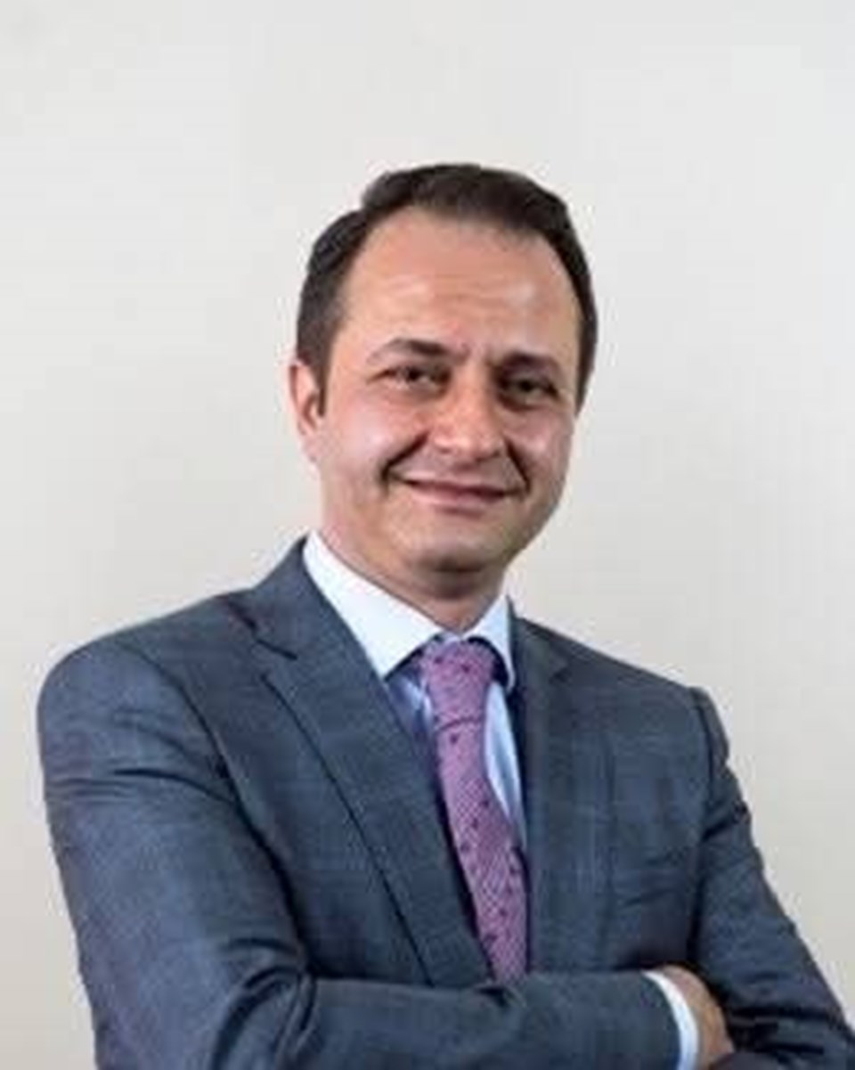 Otomobil takla attı: Ünlü iş insanı hayatını kaybetti - 1