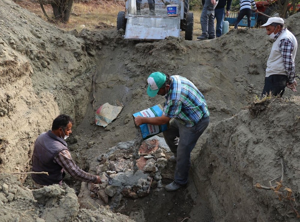 Su kuyusuna şişede not bırakma geleneğini bir asırdır yaşatıyorlar - 7
