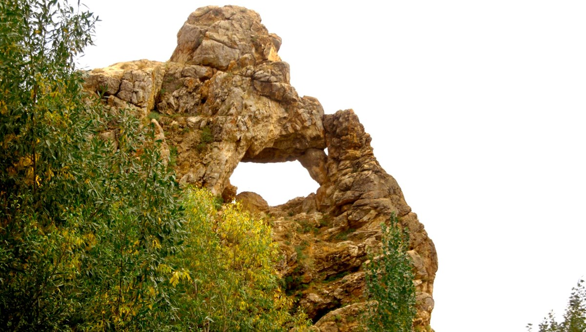 Hakkari'nin 'Düşünen Maymun' kayaları şaşırtıyor Hakkari'nin 'Düşünen Maymun' kayaları şaşırtıyor