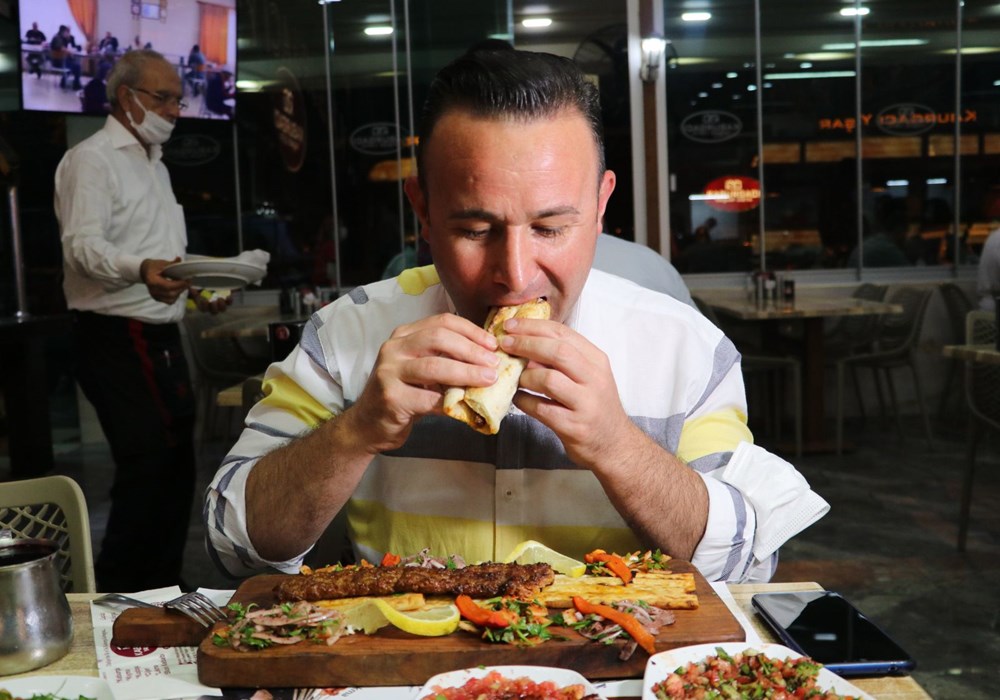 Hollanda'da ringa balığı, Adana'da kebap: Ülkelerin ilginç aşı teşvikleri - 3