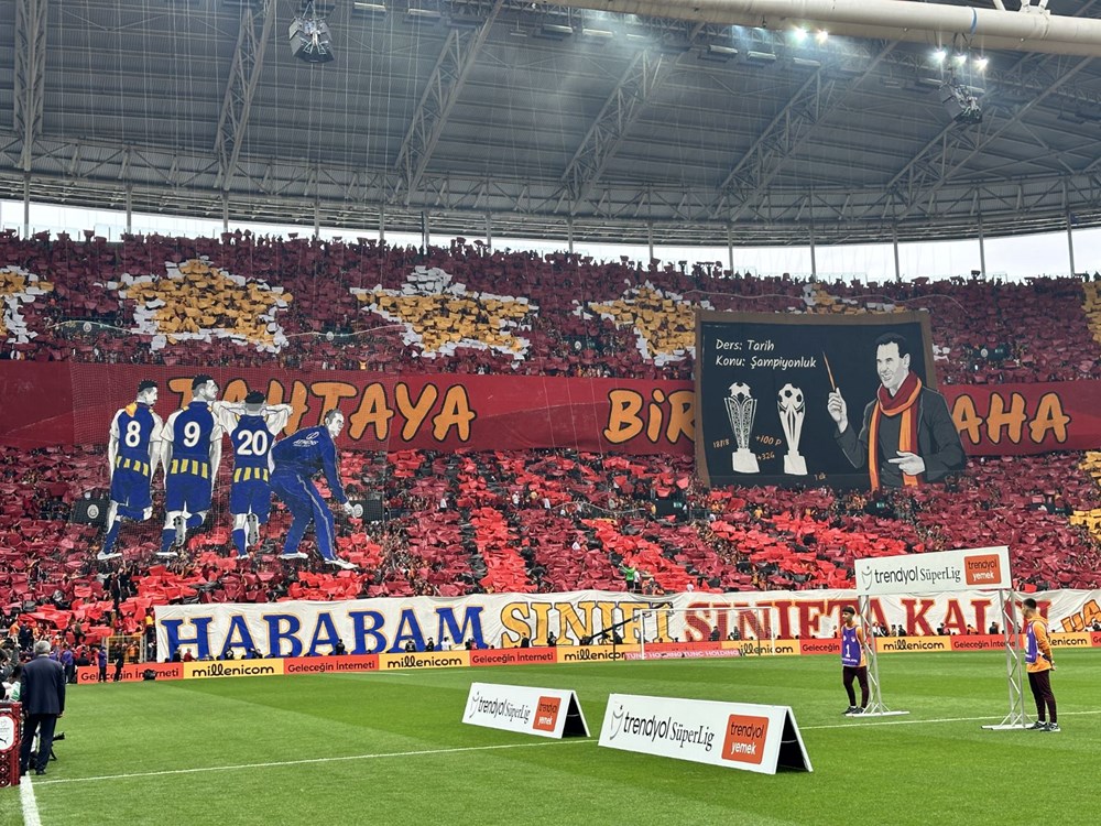 Fenerbahçe, derbide Galatasaray'ı yendi: Süper Lig'de şampiyonluk son haftaya kaldı - 8