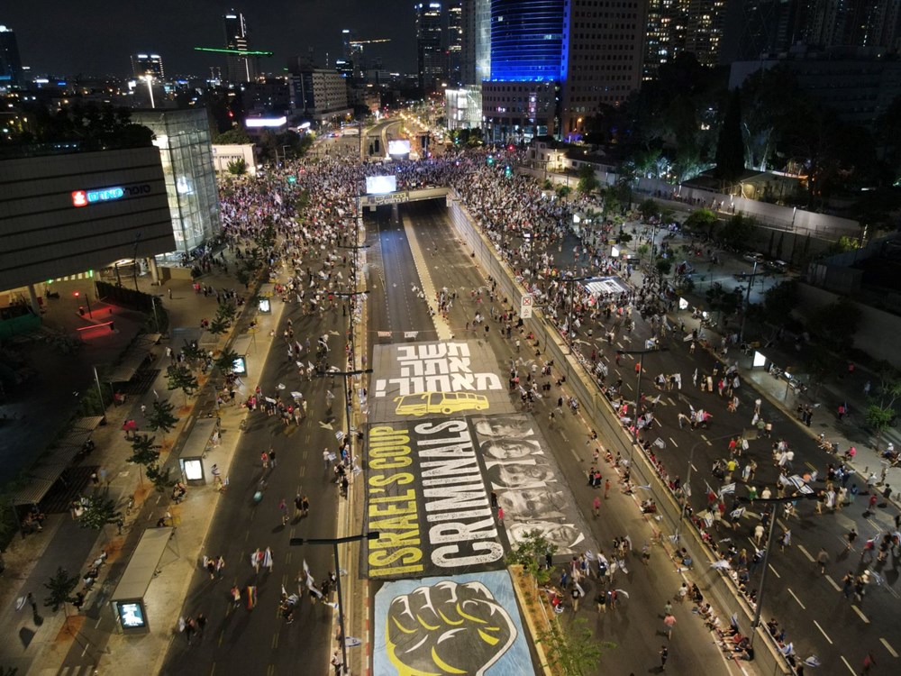 İsrail'de "yargı reformu" protestoları 34. haftada: Sembolik tabutlar dikkat çekti - 13