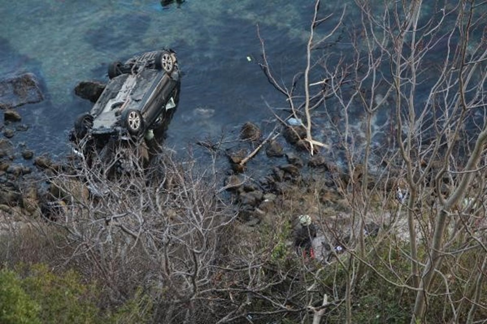 Sarıyer'de otomobil denize uçtu: 1 ölü - 2