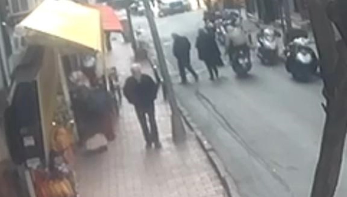 Yaşlı çifte kapkaç kamerada