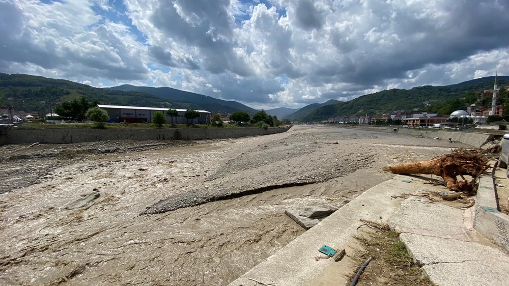 Batı Karadeniz'de sel felaketi: 3 ilde 66 can kaybı - 37