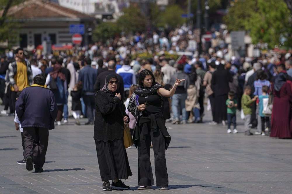 Ramazan Bayramı'nın ikinci gününde tarihi yarımadadainsan seli - 1