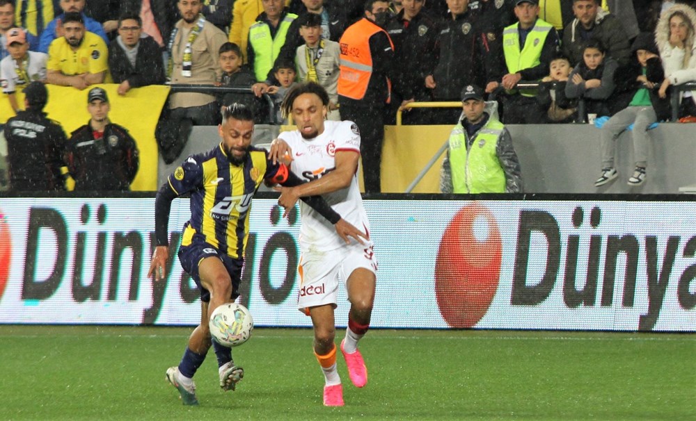 Süper Lig'de 2022-2023 sezonu şampiyonu Galatasaray - 9