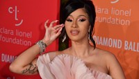 Kösem Sultan'ı seyretmeye başlayan Cardi B: Hürrem olsa şimdiye hepsinin kellesini almıştı