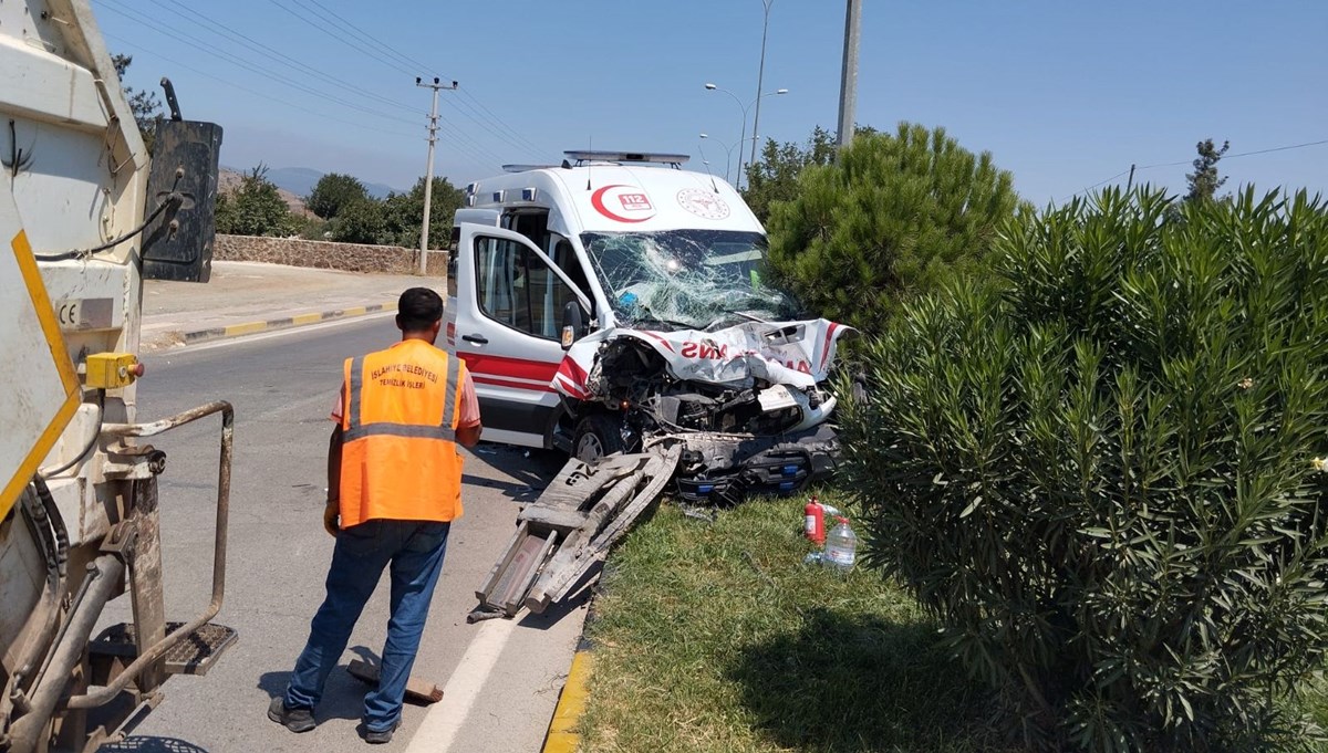 Ambulans ile tanker çarpıştı: 3 sağlıkçı yaralı