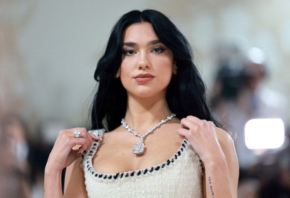 Dua Lipa milyarder olma yolunda: Adele'i geride bıraktı - 1