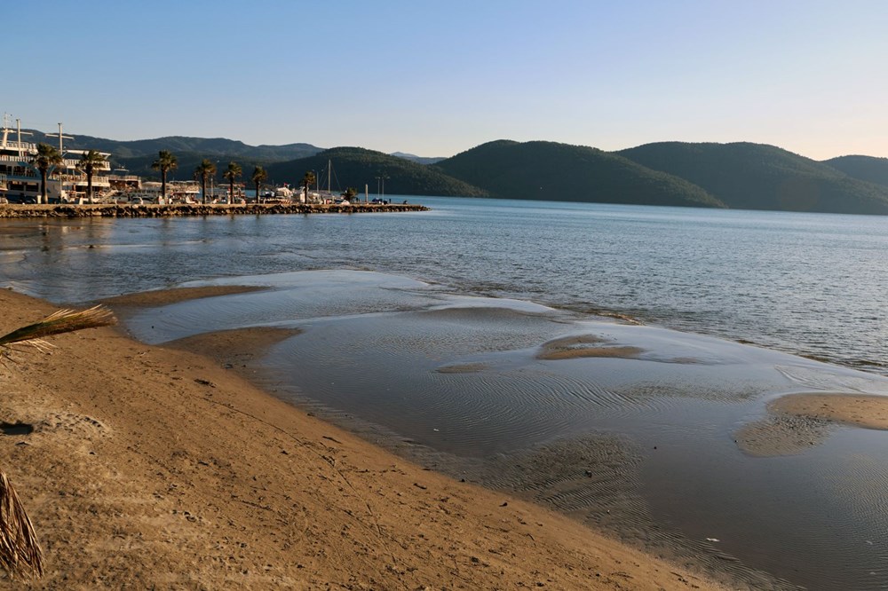 Akyaka ve Seferihisar'da deniz suyu metrelerce çekildi! Uzmanlardan açıklama - 3