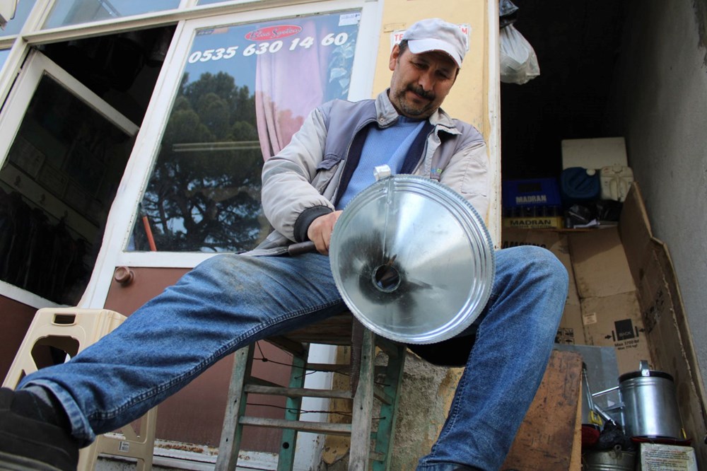 İlçenin Son Teneke Ustası: Bir Metrekarede Sanat ve Geçim 72 NxIMb7WGEaM Y wTTF XA