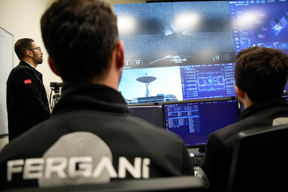 Milli uydu Fergani FGN-100-d2 uzayda - 2