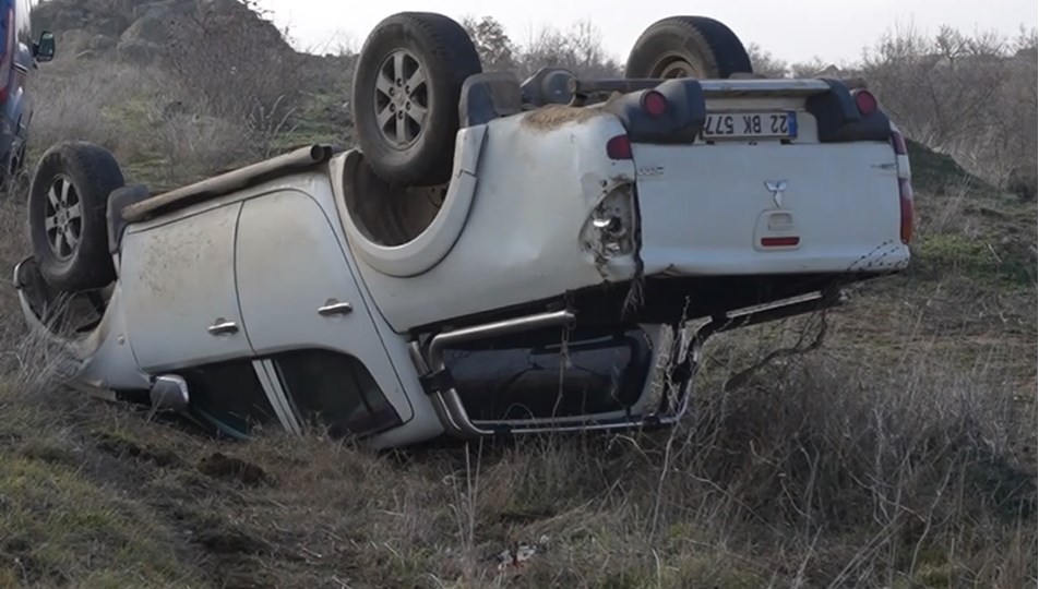 Kontrolden çıkan pikap takla attı: 1 yaralı