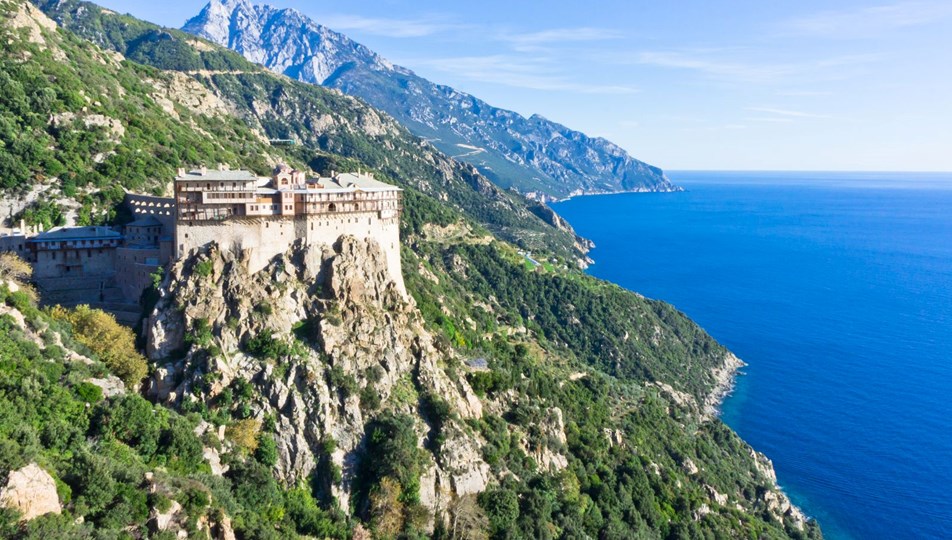 Bin yıllık gizem! Bu adaya dişi hayvanlar bile giremiyor